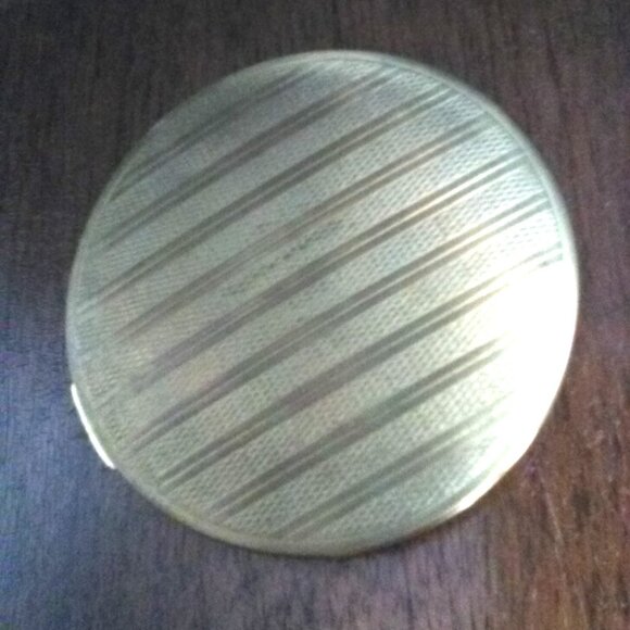 Vintage / Antique "Imperfect" Compact with Felt Case - Picture 6 of 11